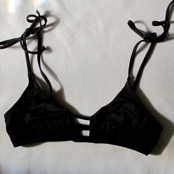 URBAN OUTFITTERS Out From Under Winnie Bikini Top - Picture 2 of 4